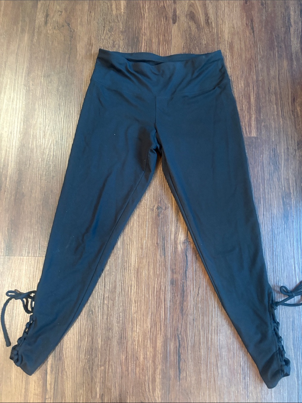 Betsey Johnson Black Tie-Cuff Leggings